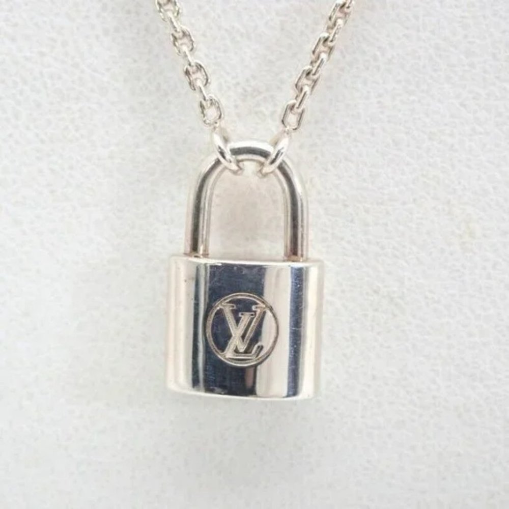 Louis Vuitton Silver Padlock Lock and Key with Silver Chain